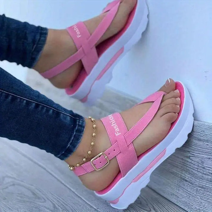 Stilla | Sandaler Med Remme På Platformen Behagelige Sommerklip Med Bogstaver