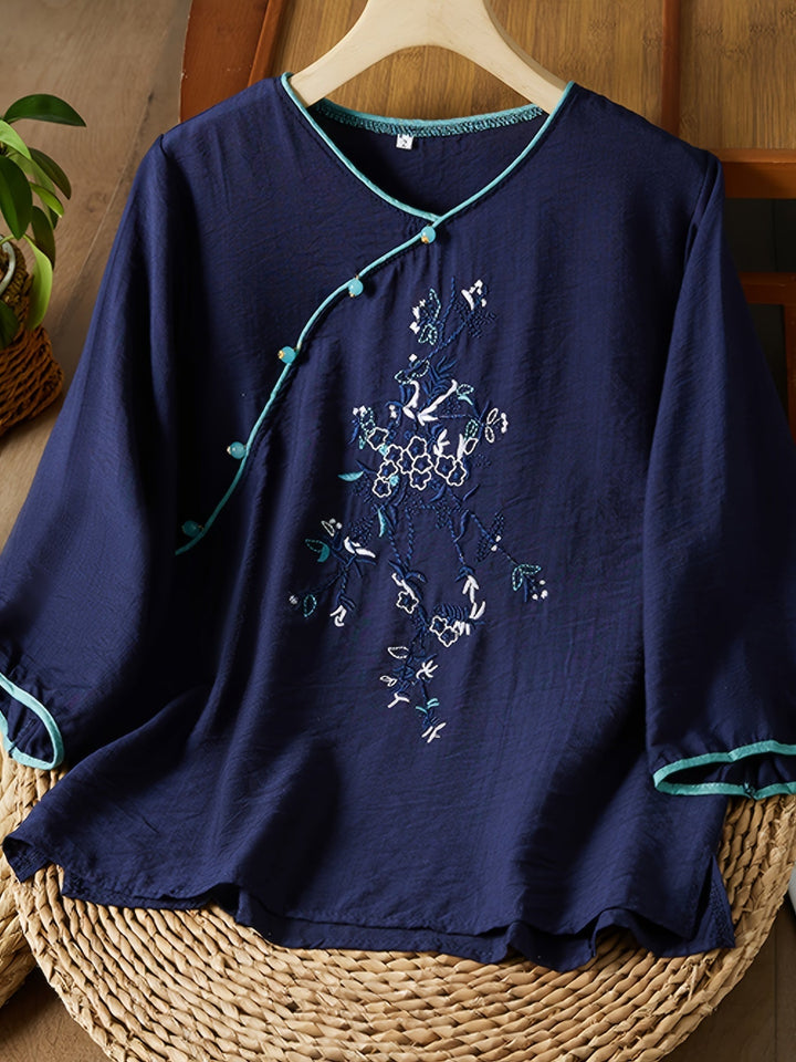 Stilla | Linned Damebluse 3/4 Ærmer, Perlemorsknapper Og Broderier, Retrostil Med Gennemsigtigheder