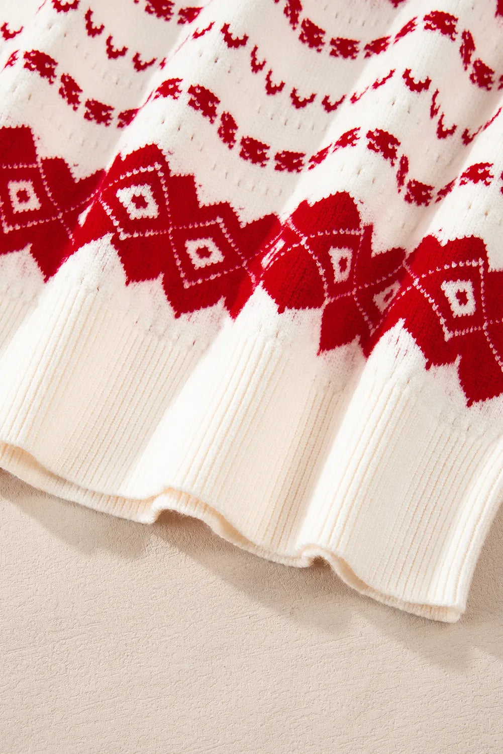 Stilla | Geometrisk Rundhalset Pullover Med Faldene Skuldre