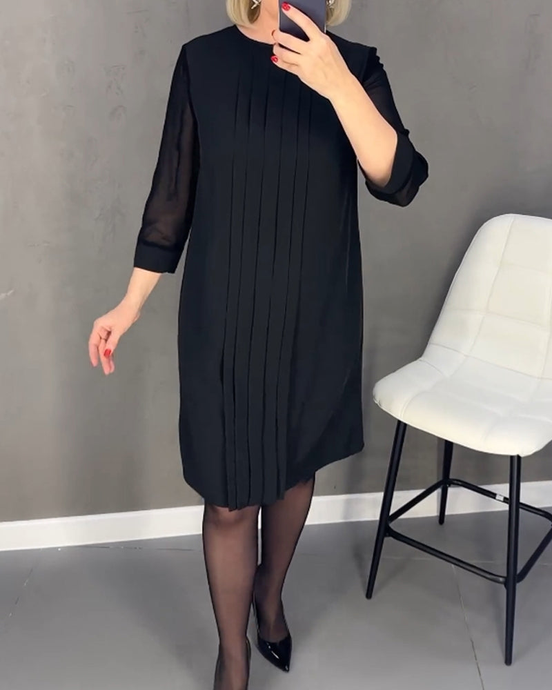 Stilla | Ensfarvet Plisseret Patchwork Mesh Kjole