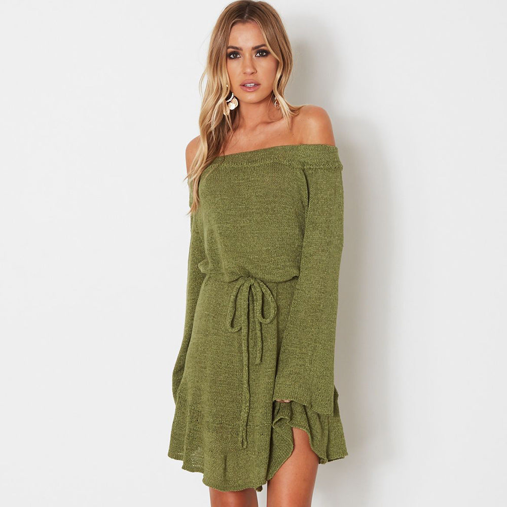 Damerne afslappede kjole med off-the-shoulder design og legende kant