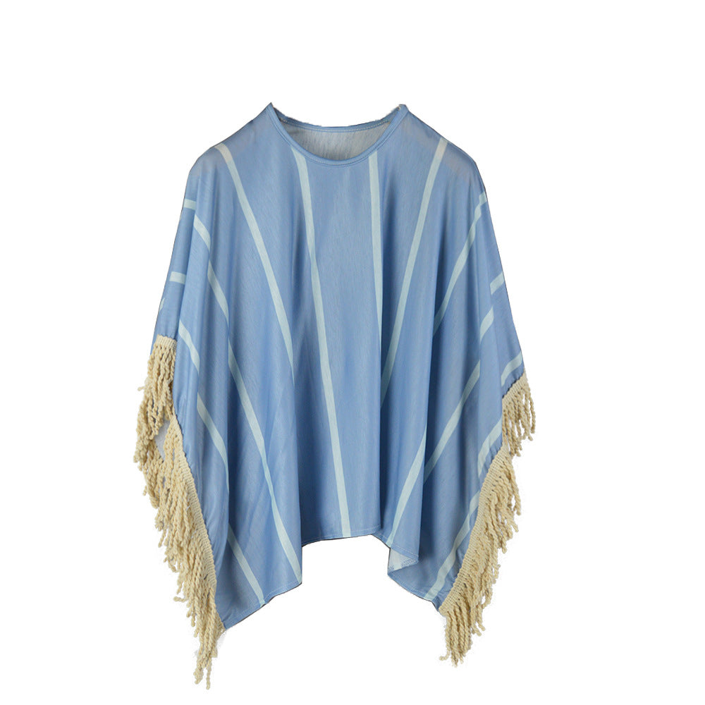 Kvinders strand poncho med frynset kant og stribet design