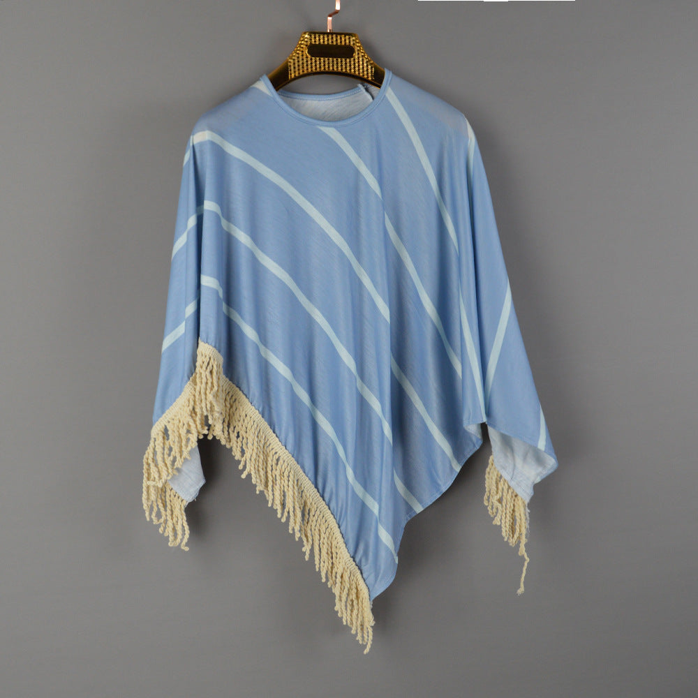 Kvinders strand poncho med frynset kant og stribet design