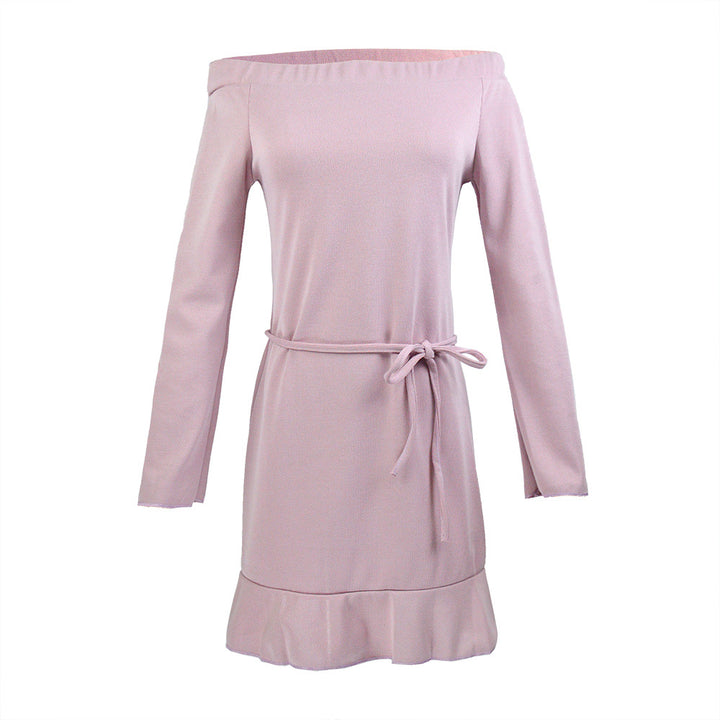 Damerne afslappede kjole med off-the-shoulder design og legende kant