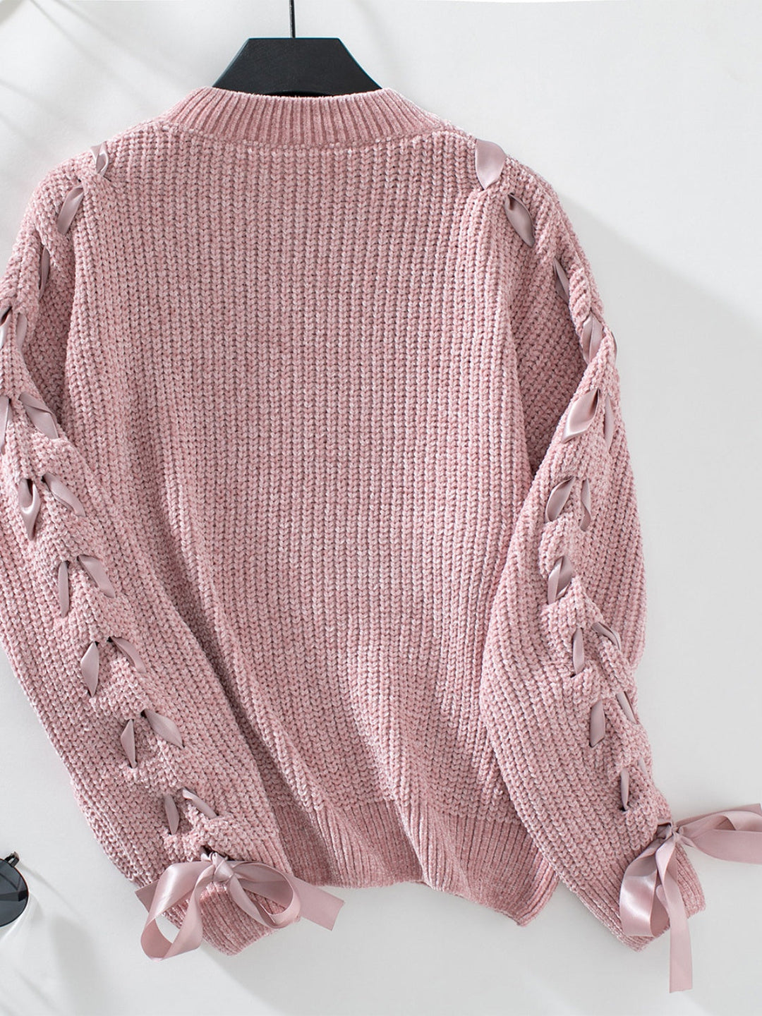 Stilla | Pullover med lange ærmer og rund, snøret krave