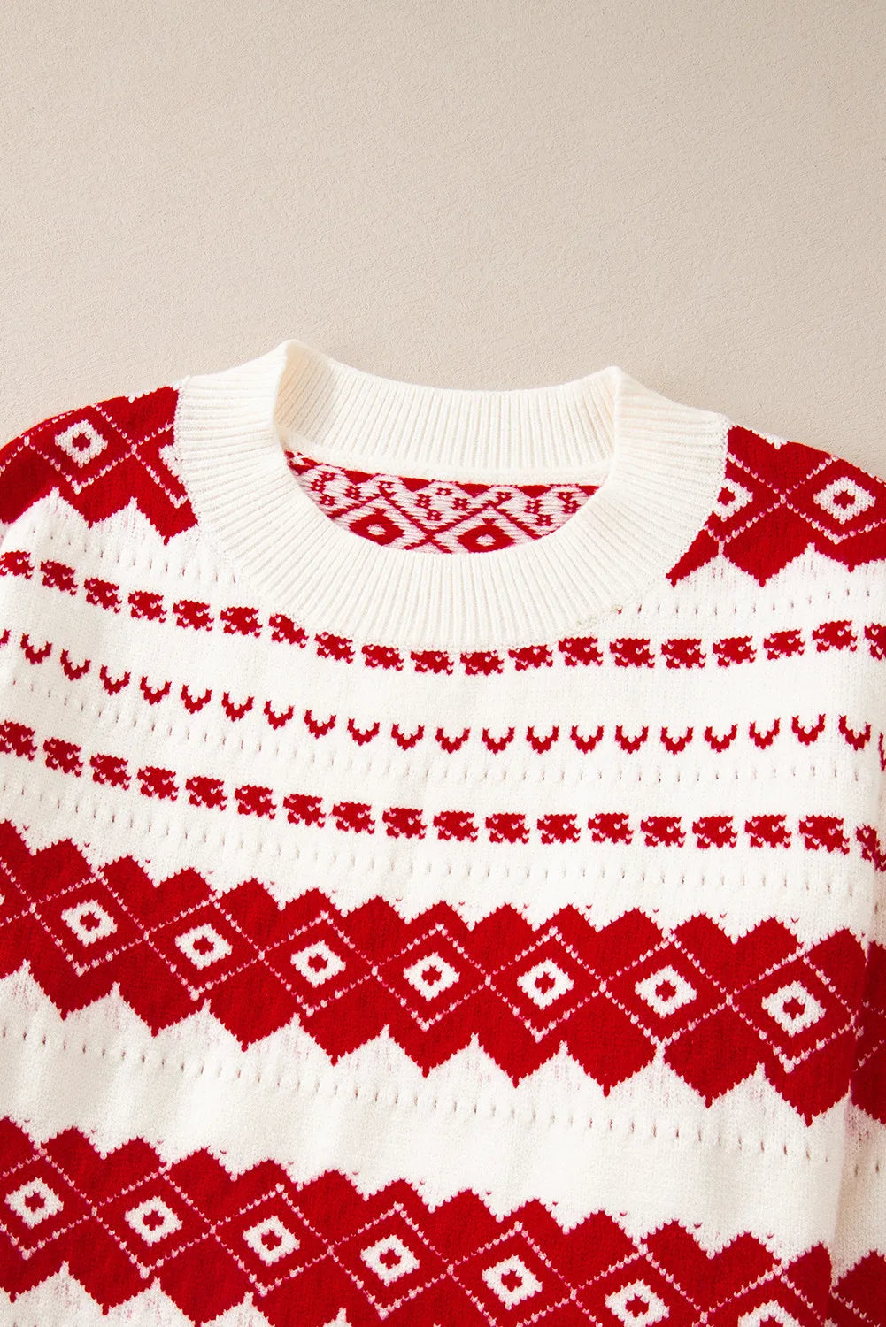Stilla | Geometrisk Rundhalset Pullover Med Faldene Skuldre