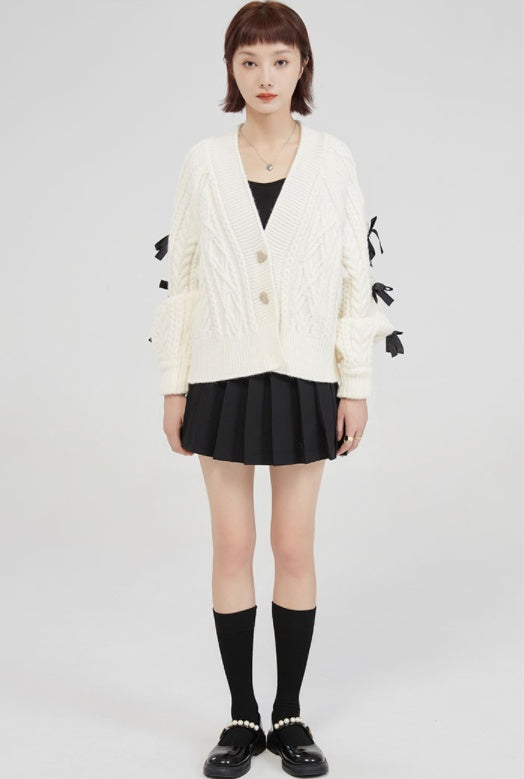Stilla | Cardigan med Bue Detaljer