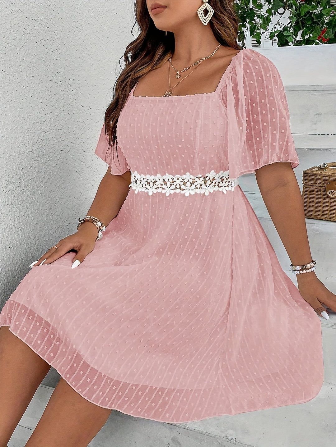 Stilla | Sommerkjole Plus Size Elegant Kjole Schweizeriske Prikker &amp; Blondeafslutninger