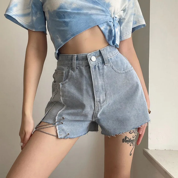 Stilla | Jeans-shorts med høj talje og kæde