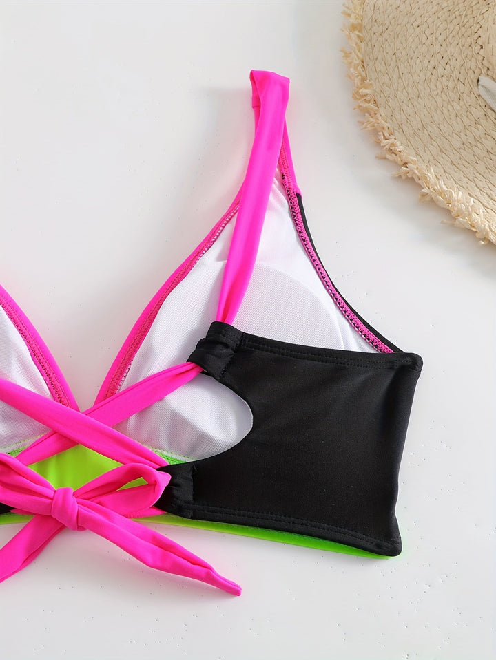 Stilla | Elegant Blokprojekt Bikini Med V-Hals Og Samlede Detaljer