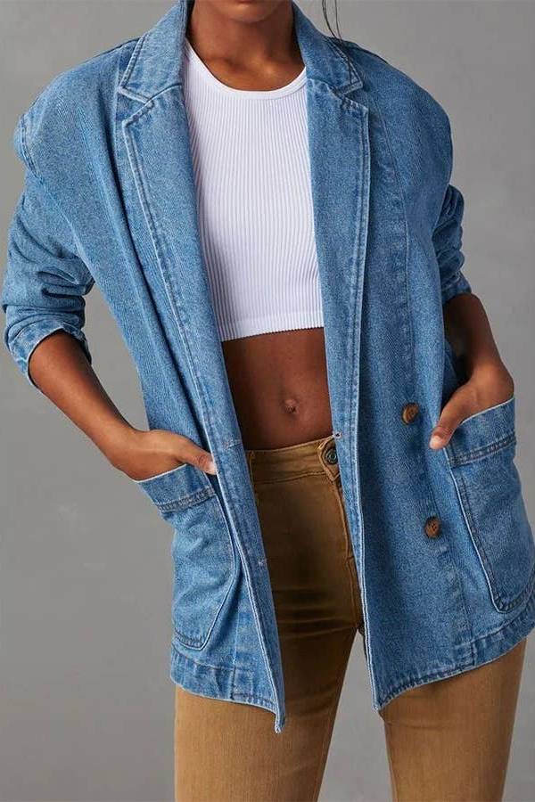 Stilla | Jeansblazer med indskåret revers og knaplukning foran