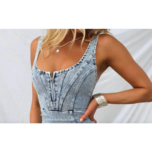 Stilla | Denim Kjole Med Tætsiddende Pasform Der Sikrer Et Elegant Udseende