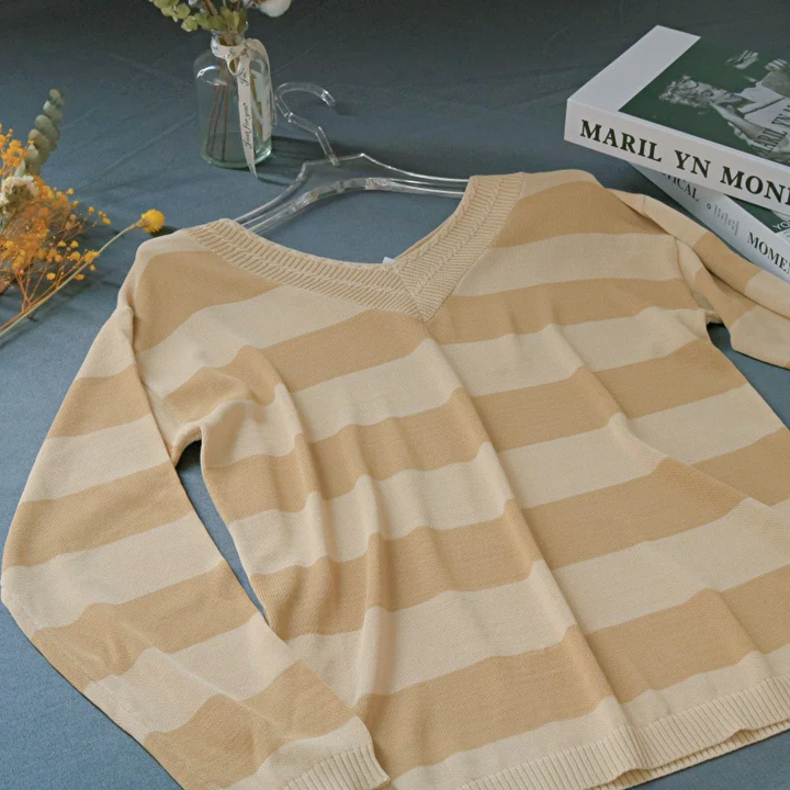 Stilla | Damepullover I Trendy Stribet Design, Løs Pasform Model Med V-hals