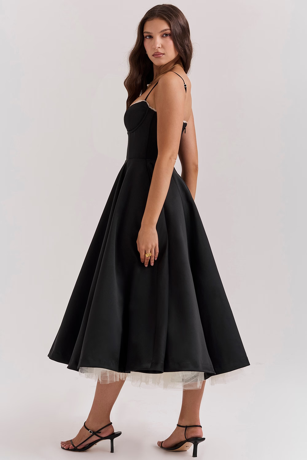 Stilla | Elegant aftenkjole i satin