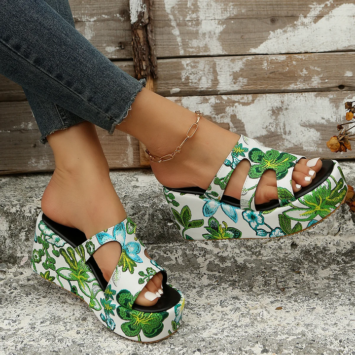 Stilla | Sommer Sko Floral Kilehælsandaler