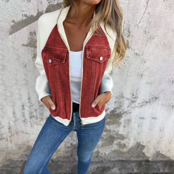 Stilla | Bomber Denim Look Med Lomme Detaljer og Behagelig Pasform