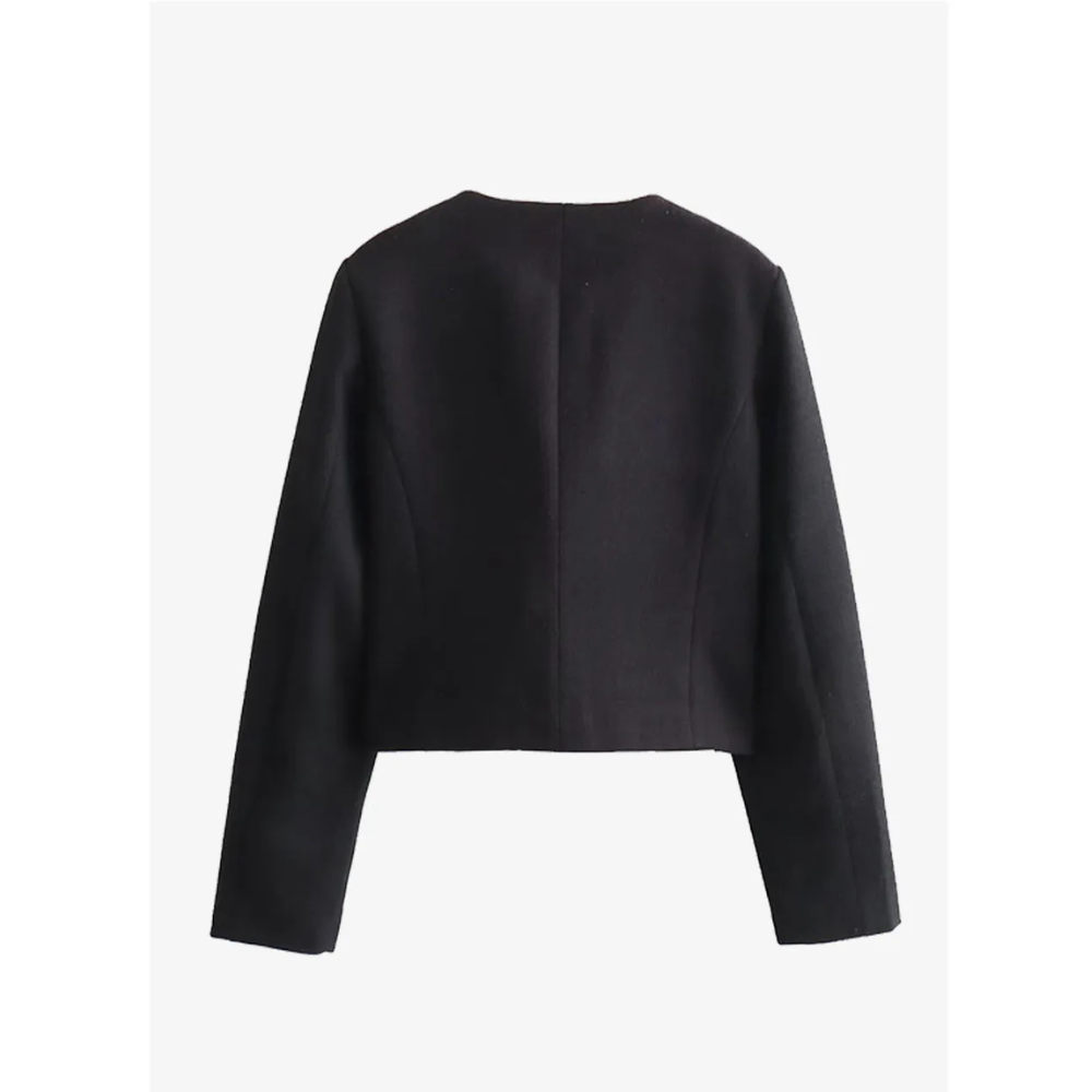 Stilla | Elegant Flyverbluse med Dobbelt Frontlommer og Knaplukning