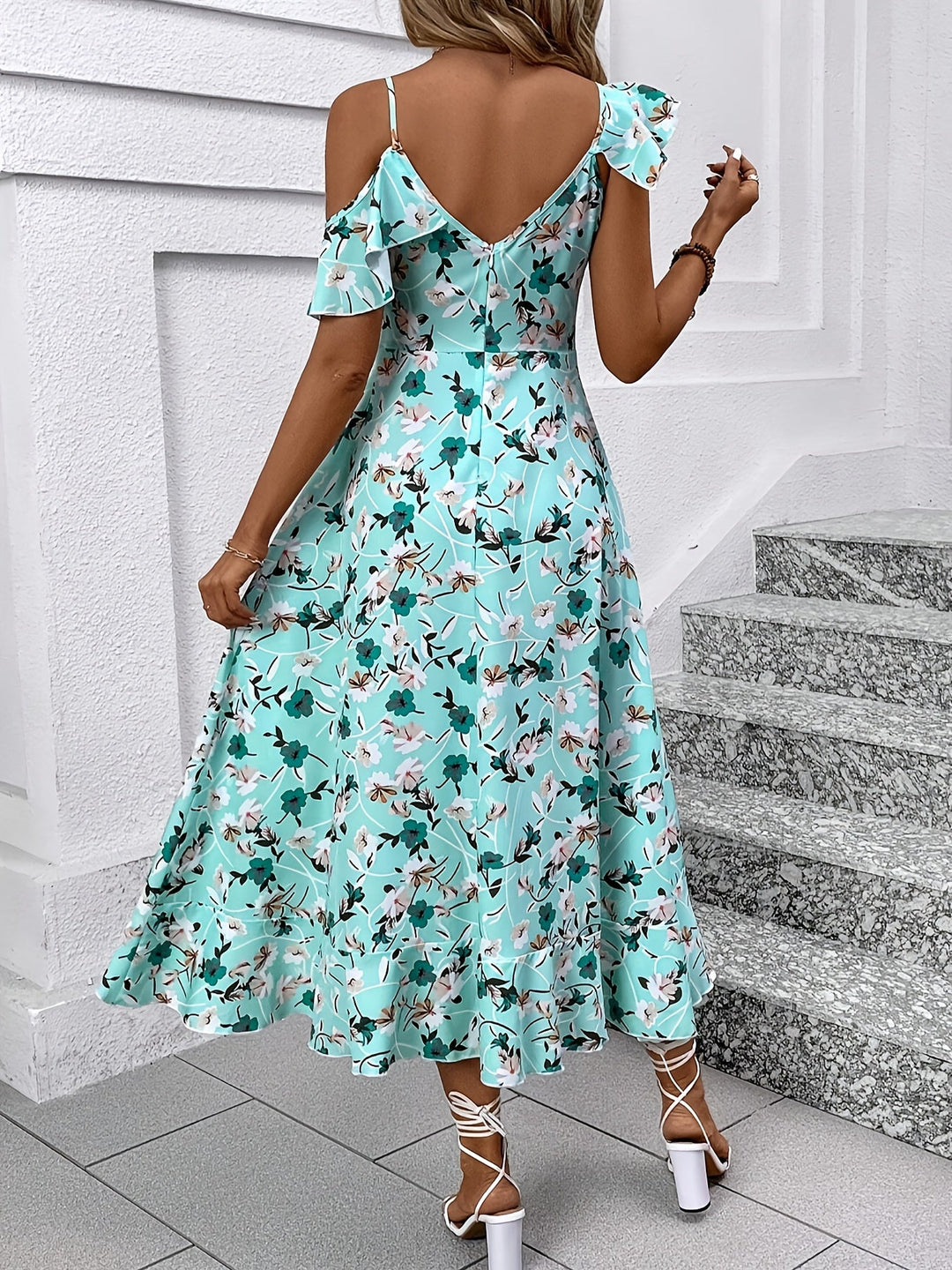 Stilla | Letjelig Og Moderen Kjole Blomster Asymmetrisk Til Sommer