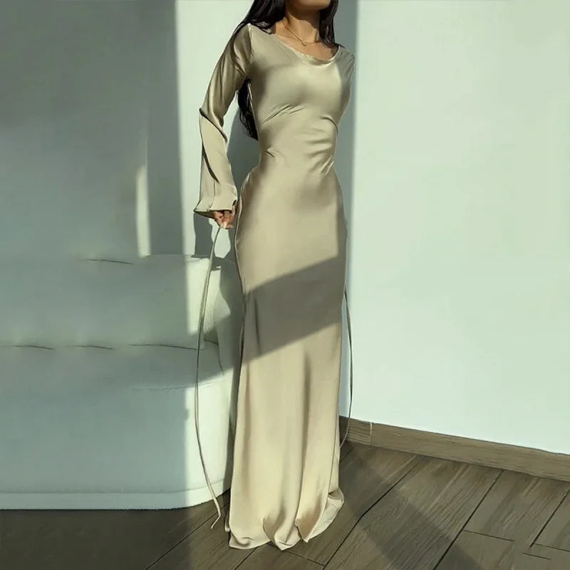 Stilla | Satin Maxi Kjole med Glat Finish