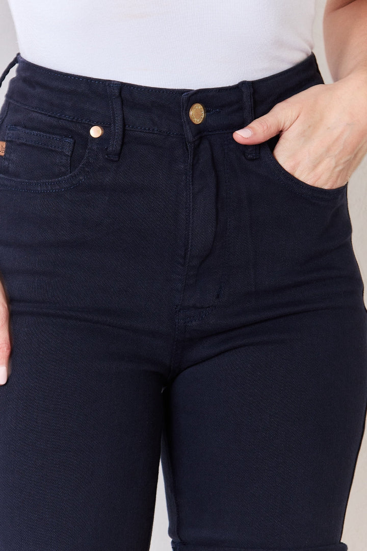 Stilla | Blå Full Size High Waist Tummy Control Bermuda Shorts