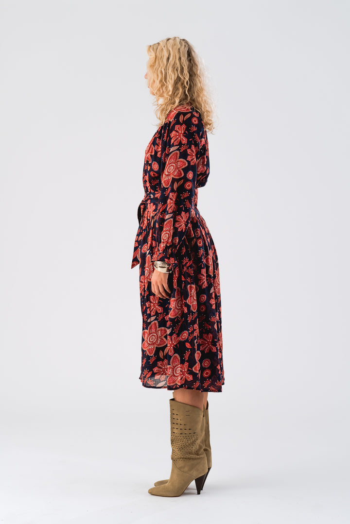 Stilla | Elegant Midi Kjole Med Print