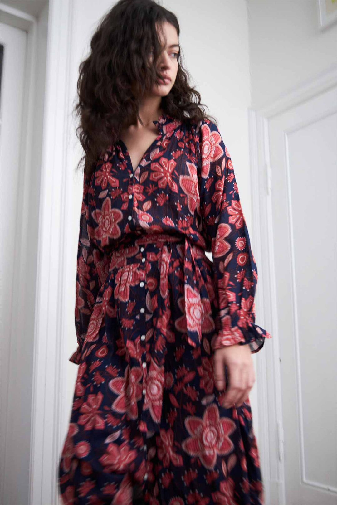 Stilla | Elegant Midi Kjole Med Print