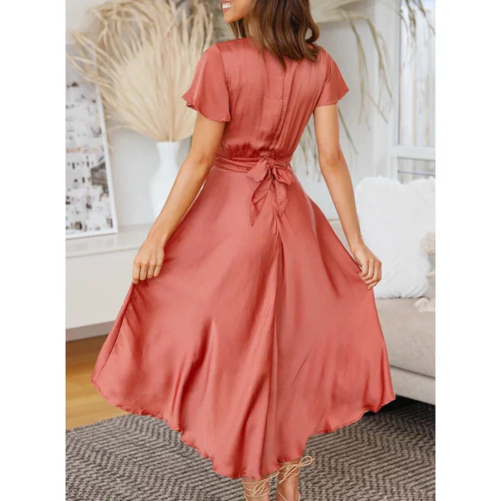 Stilla | Elegante Flutter Ærme Mid Kjole