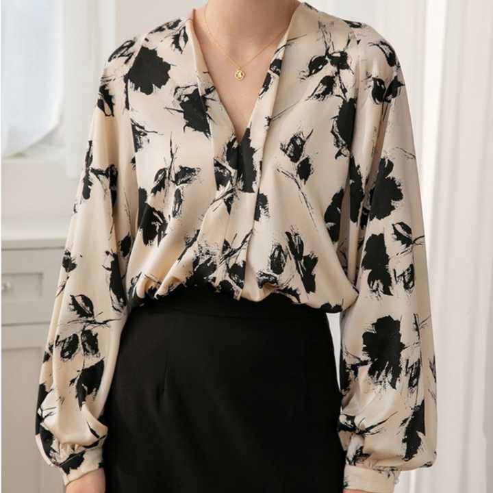 Stilla | Elegant skjorte med vintage-tryk og lange ærmer