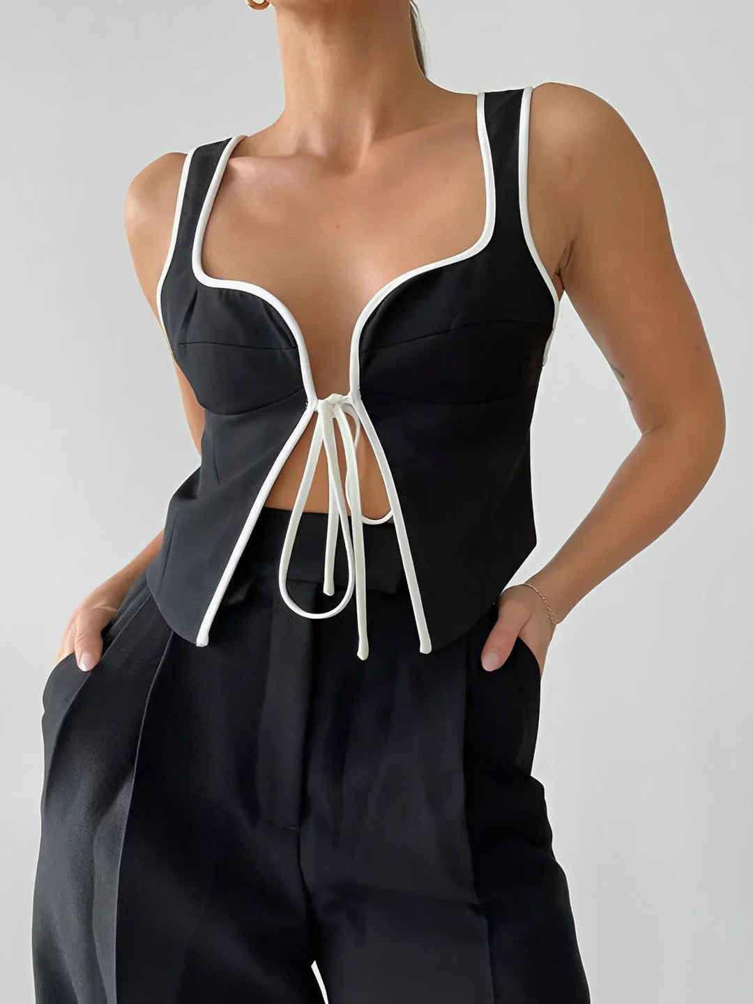 Stilla | Elegant Tanktop Sort og Hvid