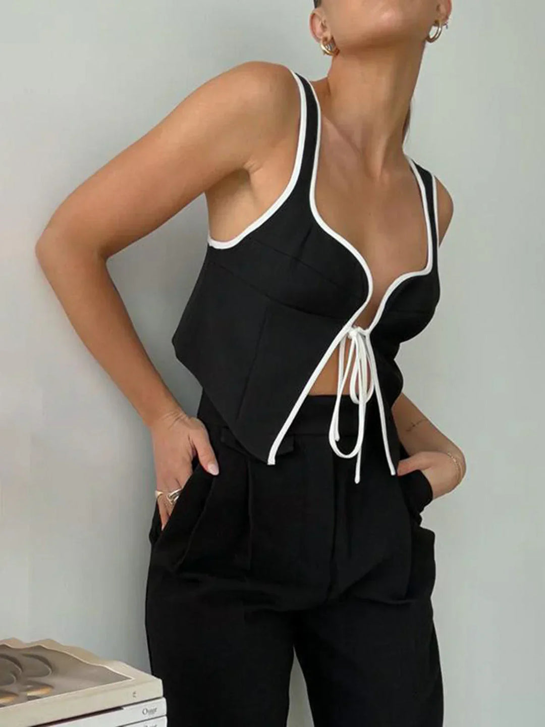 Stilla | Elegant Tanktop Sort og Hvid