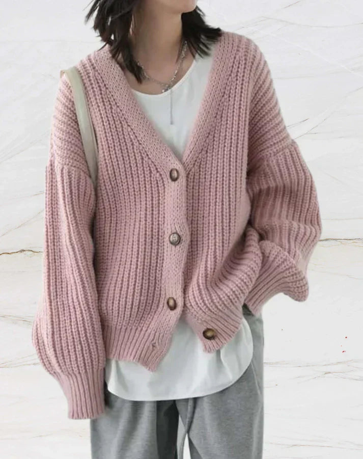 Stilla | Komfortabel Strikket Sweater Med Knapper
