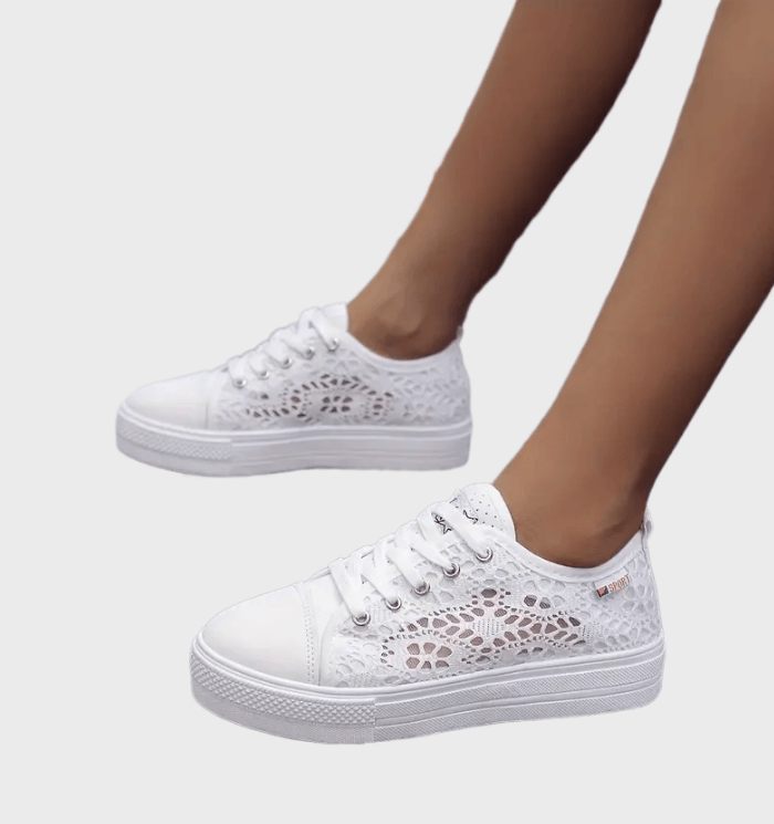 Skovae | Stilfulde Lavskårne Snøresneakers med Siden Detaljer og Sikker Pasform