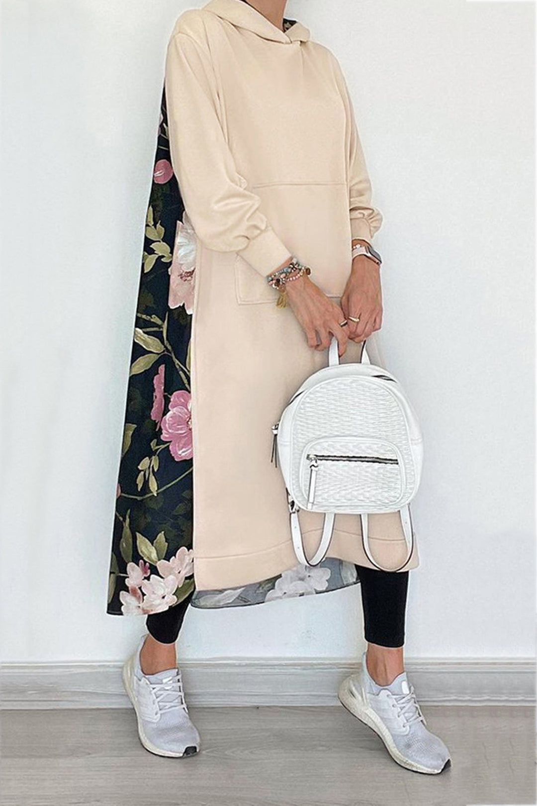 Stilla | Sweatshirt med lange ærmer i bomulds patchworkstil med blomstertryk på ryggen
