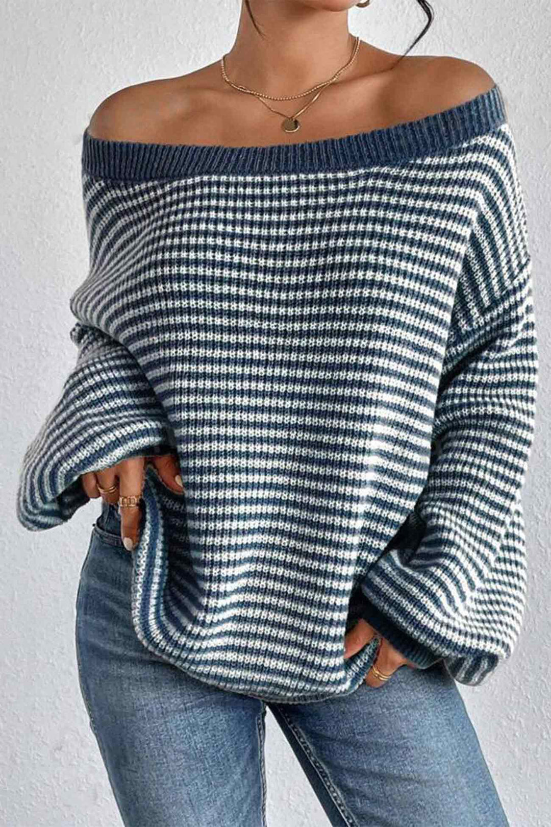 Stilla | Stribet Pullover Med Bådhals og Faldende Skuldre