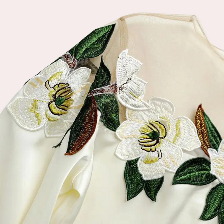 Stilla | Elegant bluse med blomster til damer