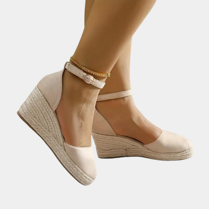 Stilla | Elegante Og Komfortable Kvindelige Kliner Til En Fejlfri Påklædning!