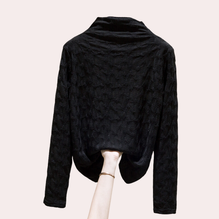 Stilla | Elegant Damenbluse med en høj elegant udskæring
