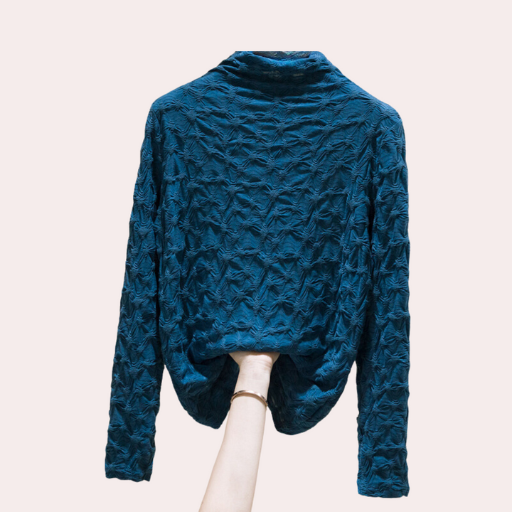 Stilla | Elegant Damenbluse med en høj elegant udskæring