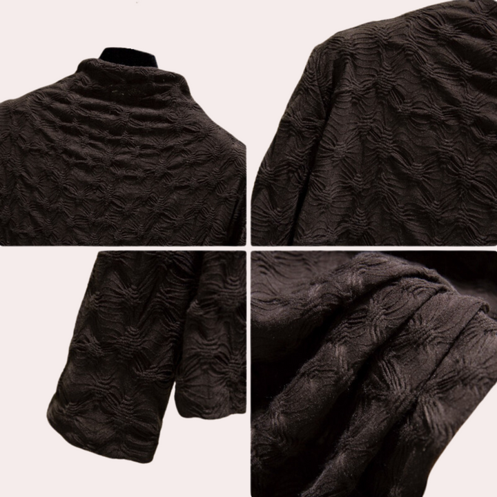 Stilla | Elegant Damenbluse med en høj elegant udskæring