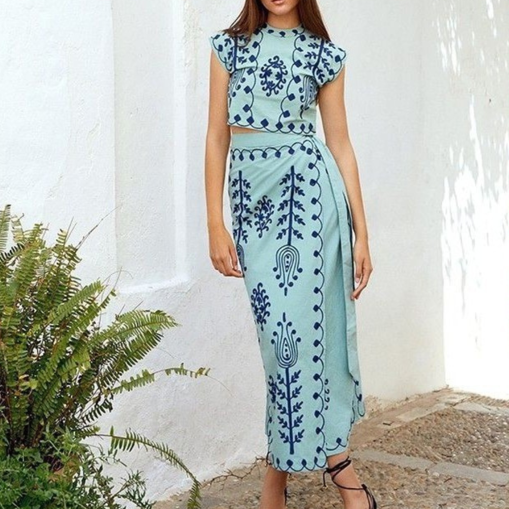 Stilla | Trendy 2 Delt Sæt Til Kvinder Med Et Stiliseret Print