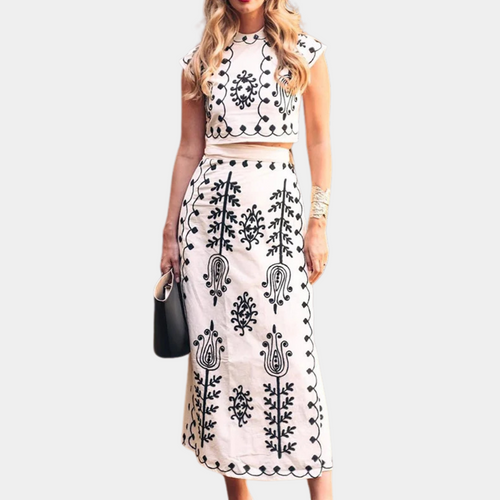 Stilla | Trendy 2 Delt Sæt Til Kvinder Med Et Stiliseret Print