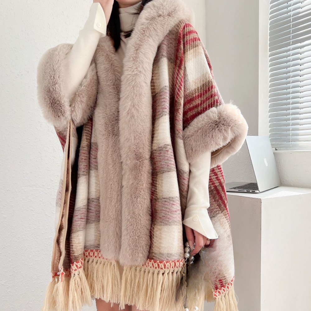 Stilla | Minimalistisk kjole med trendy detaljer