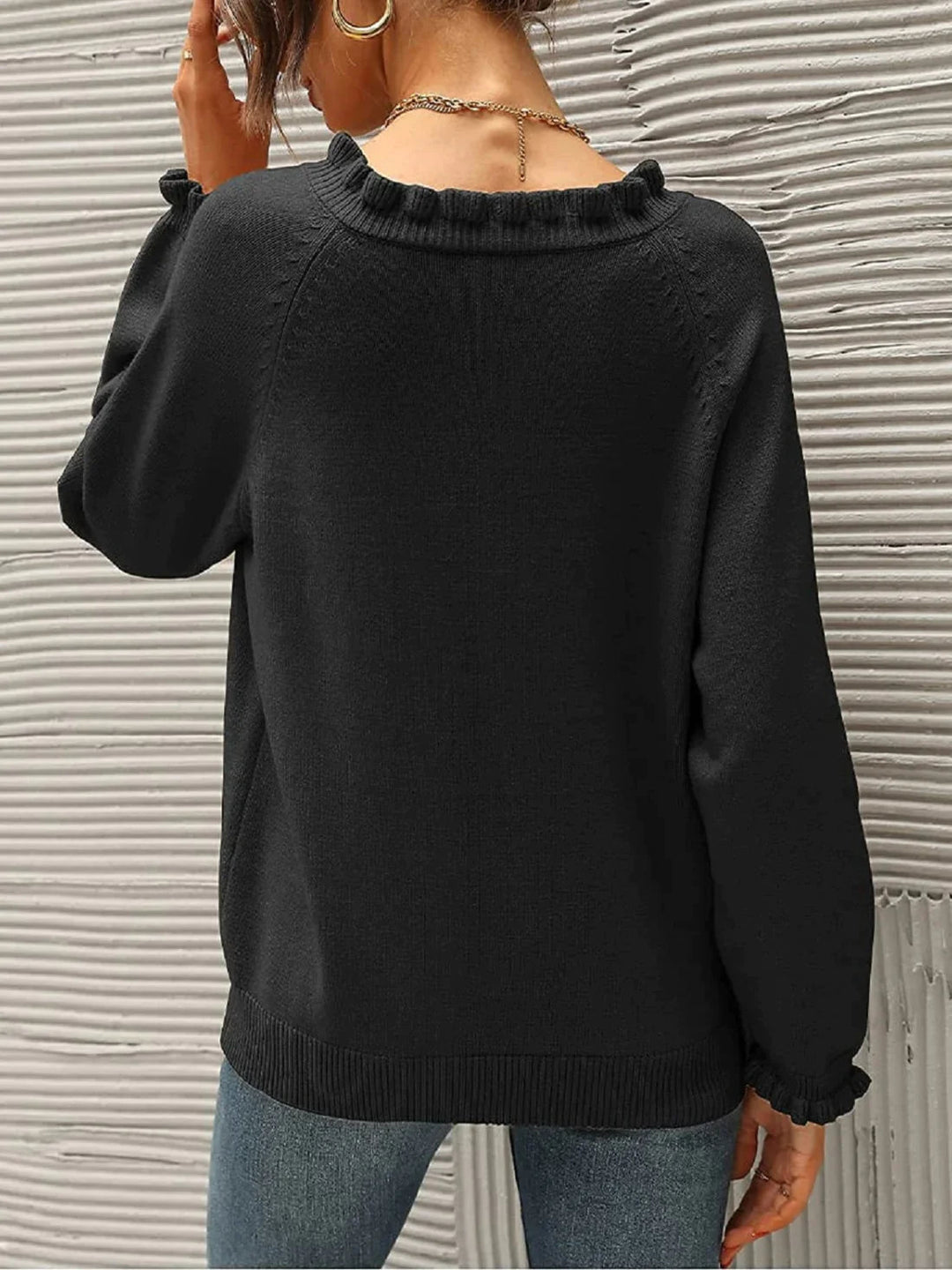 Stilla | Pullover med flæse-udskæring