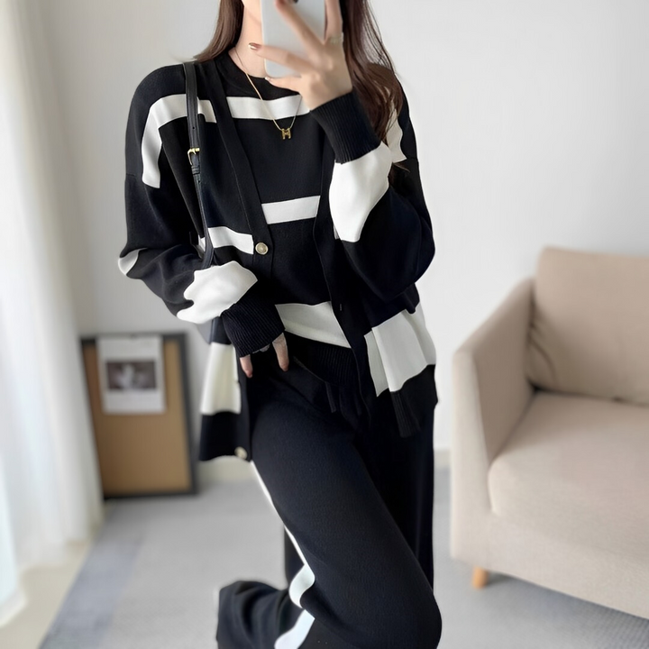 Stilla | Sæt Bestående Af En Sweatshirt, Et Par Bukser og En Skjorte