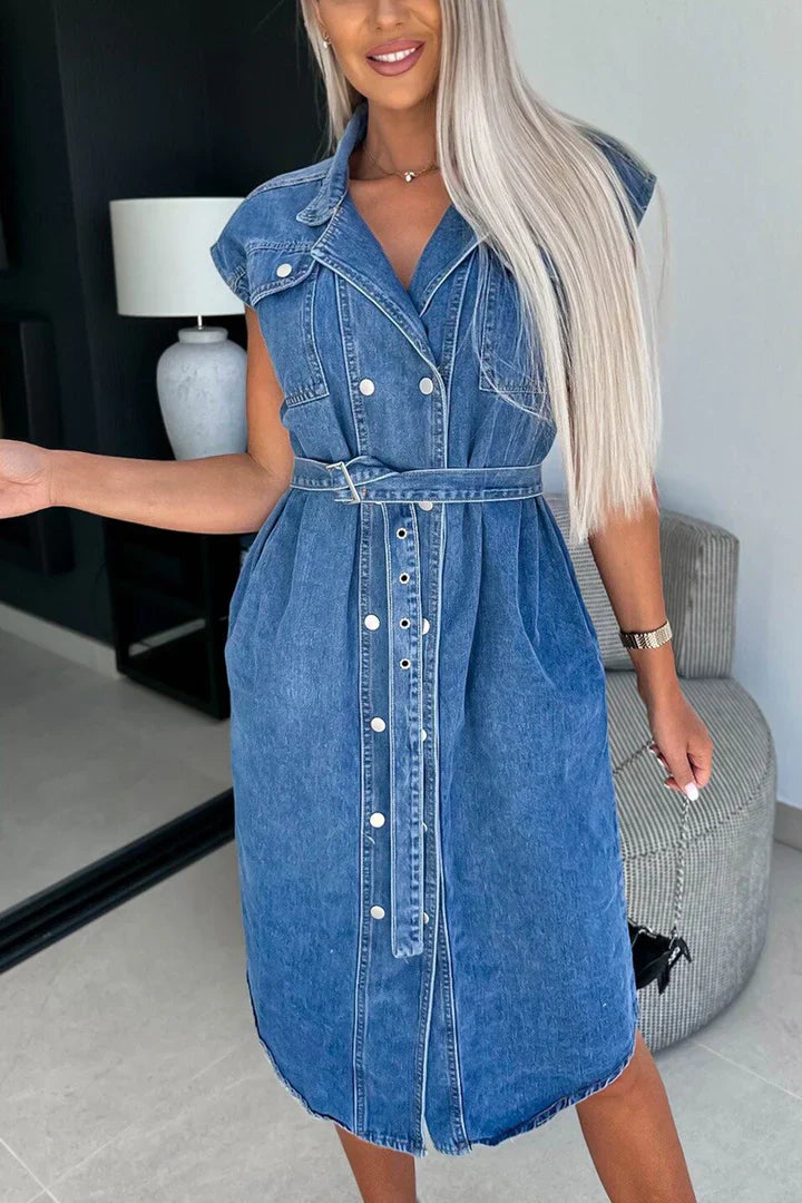 Stilla | Denim Kjole Med Dobbelt Knaplukning og Korte Ærmer