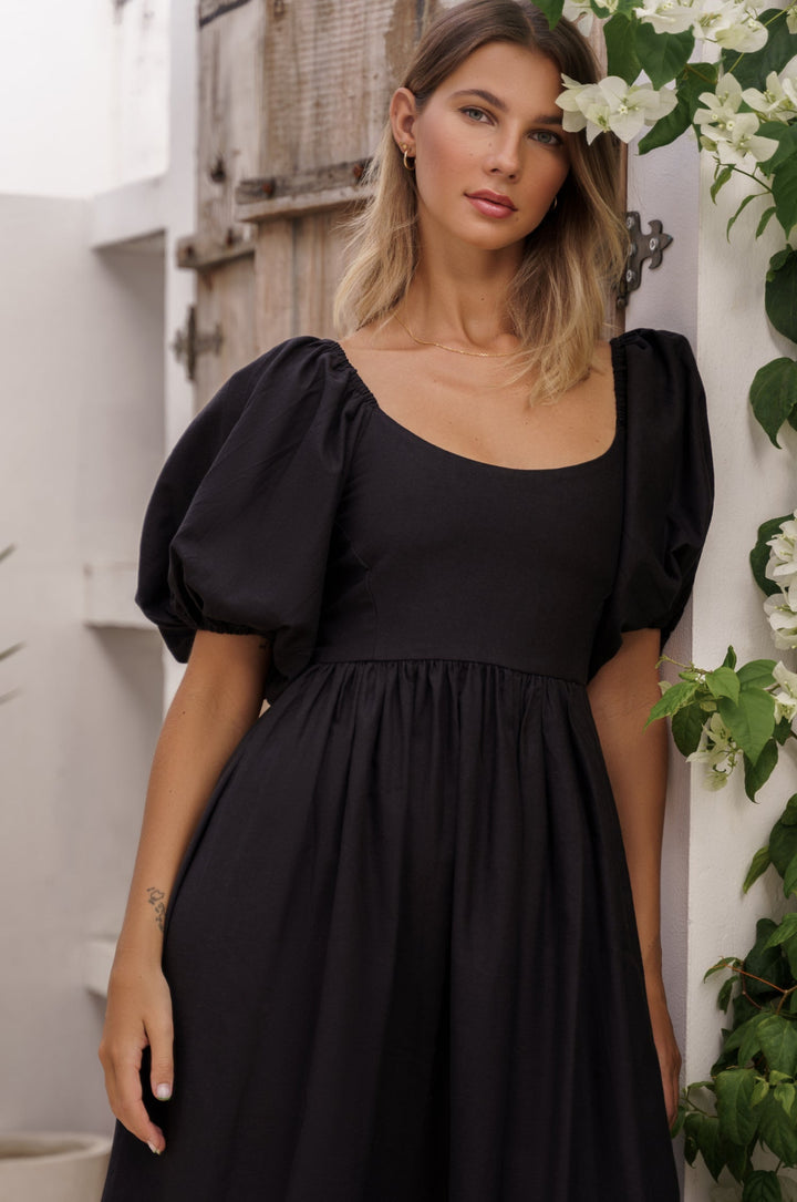 Stilla | Elegante Midikjole Med Puffærmer