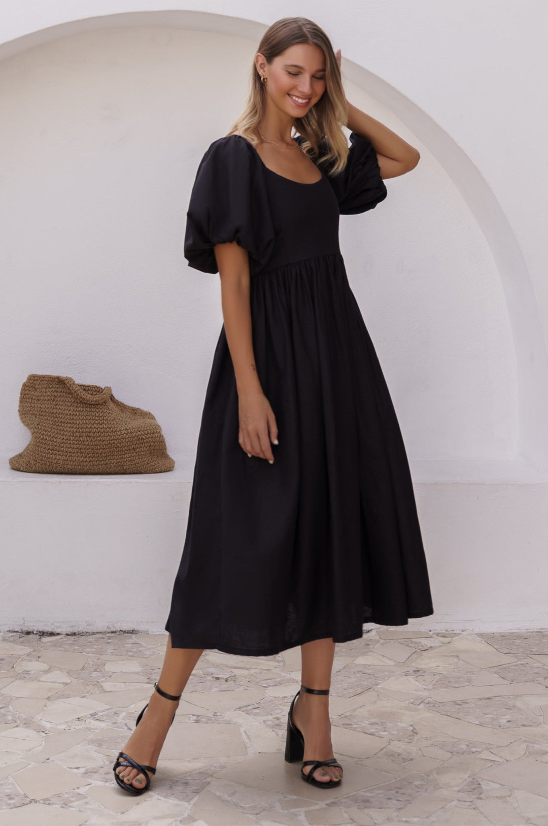 Stilla | Elegante Midikjole Med Puffærmer