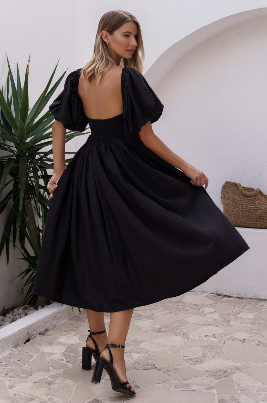 Stilla | Elegante Midikjole Med Puffærmer