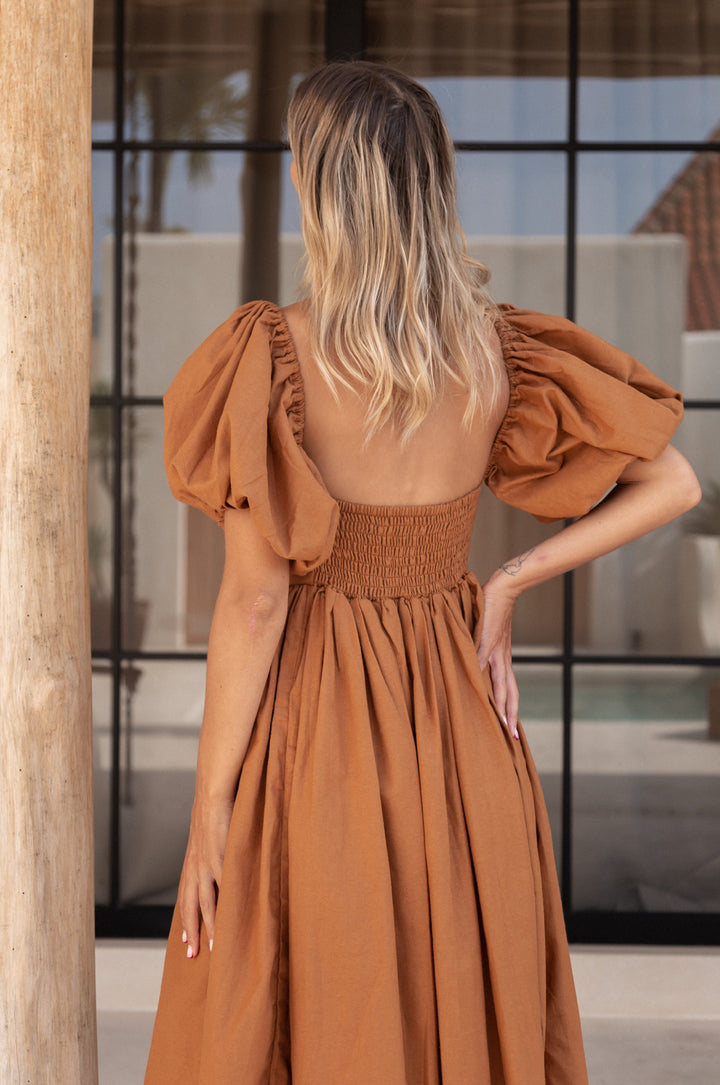Stilla | Elegante Midikjole Med Puffærmer