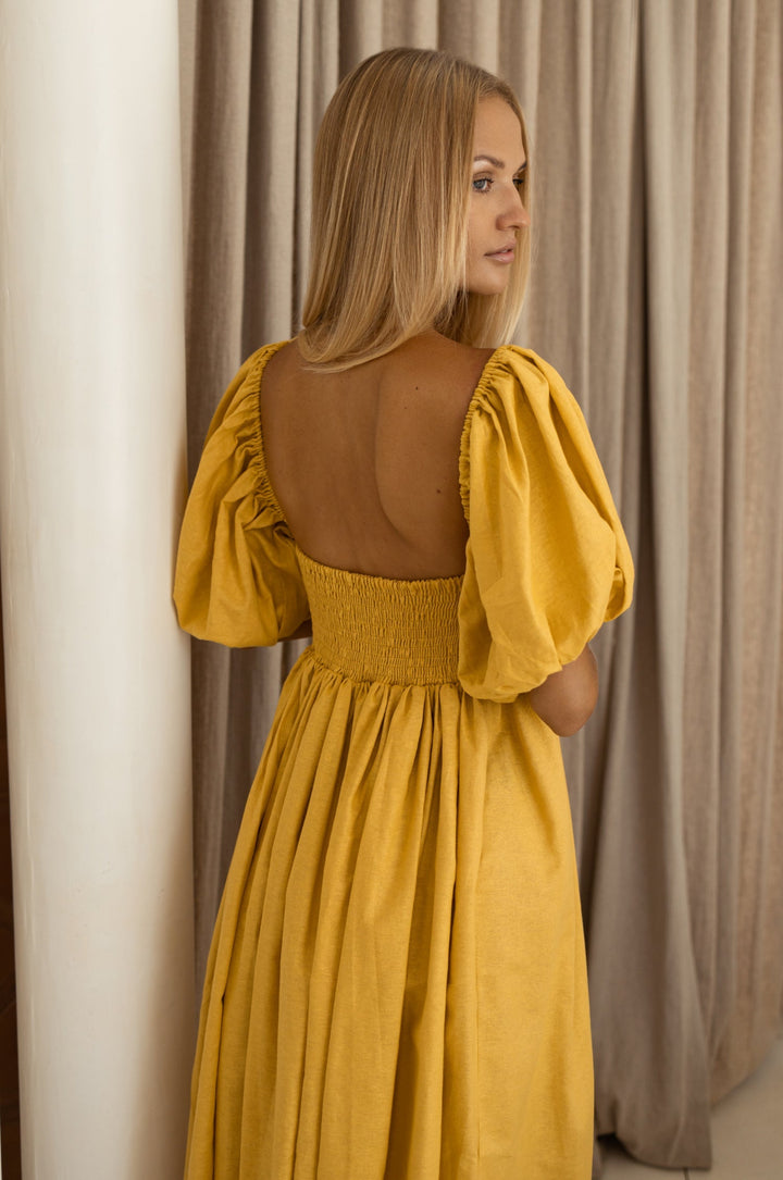 Stilla | Elegante Midikjole Med Puffærmer